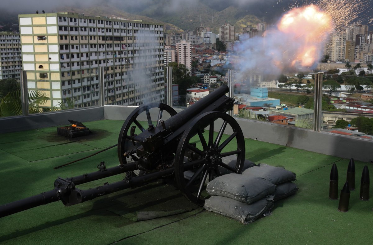 nosrodriguezf's tweet photo. Continúan actos en conmemoración al comandante Hugo Chávez https://t.co/oZt1bE3JcX https://t.co/HAI1rsbx44