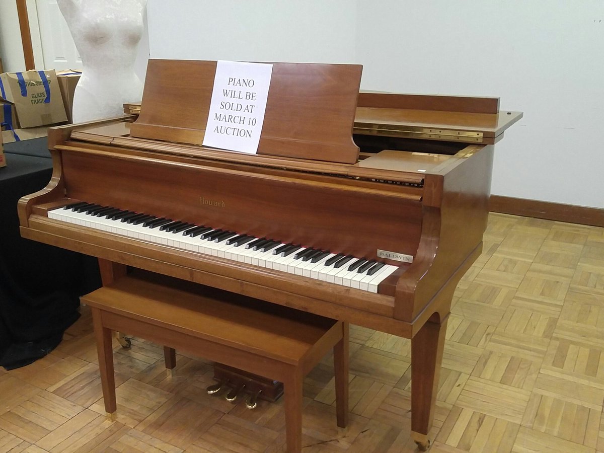 DoyleAuctions's tweet photo. Who needs a baby grand piano? https://t.co/EvGNI4jXRQ