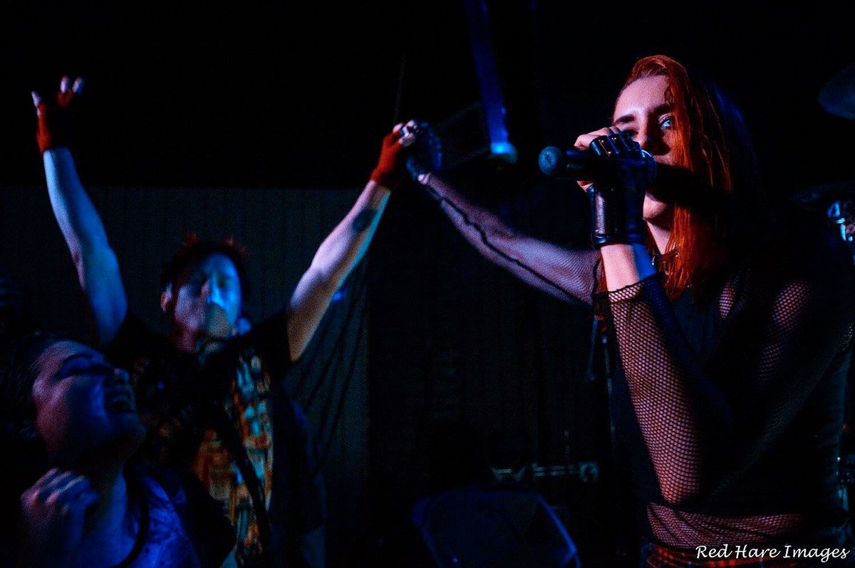 this weekend ruled. thank you Aesthetic Perfection for having us 

&amp; thank you LA for a sold out show on Saturday night 🌹🌹🌹