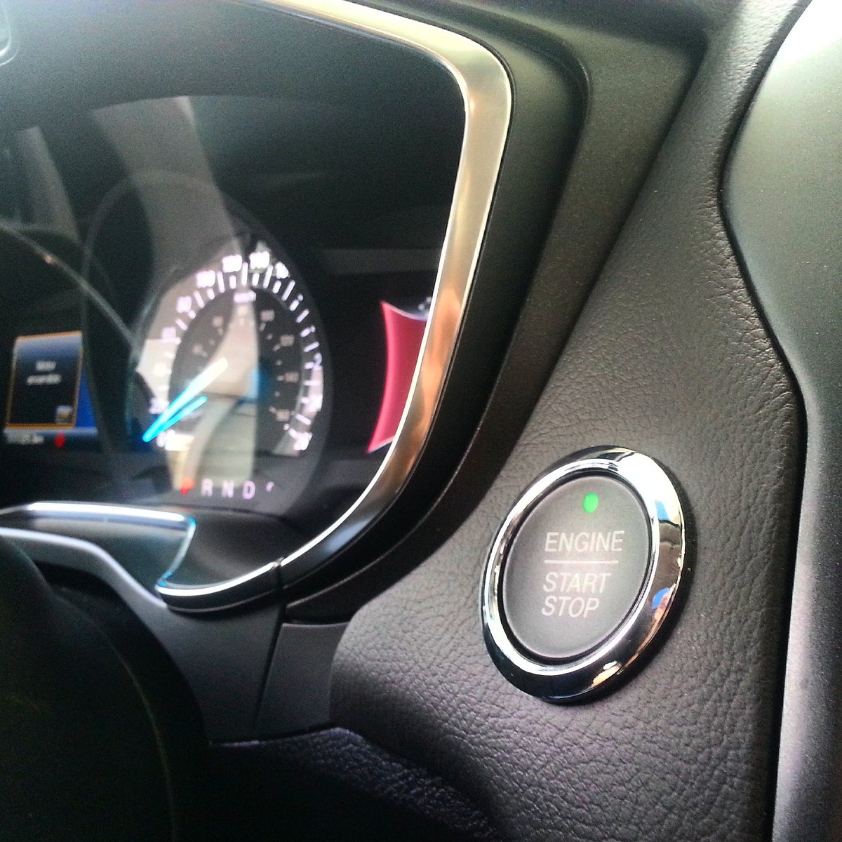 expomarcajl's tweet photo. Acceso inteligente con sistema de encendido remoto | Sistema personalizado de control de manejo. Esto y más lo tiene el Ford Fusion Titanium https://t.co/khpc1ofggW