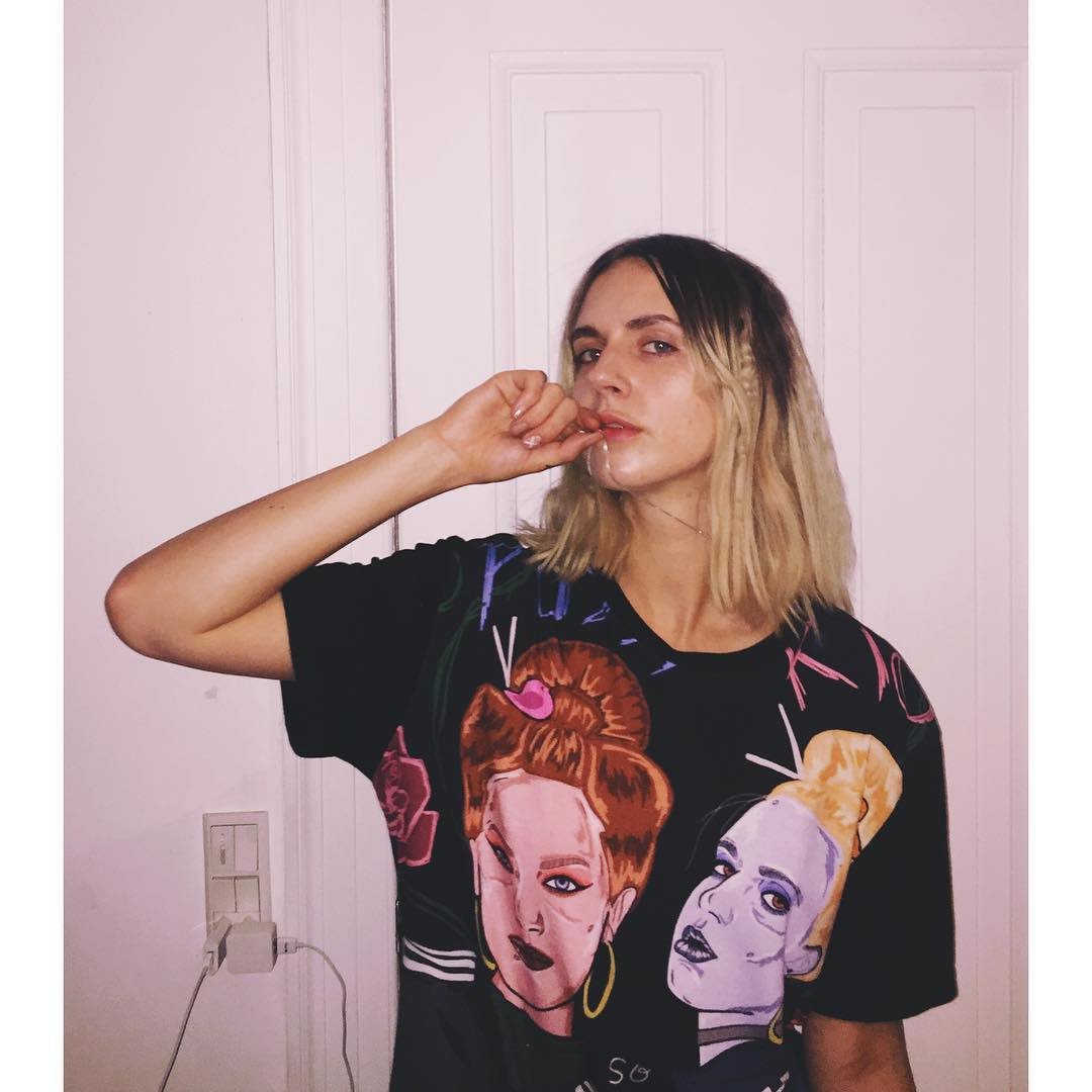 One More forever! 💖 u <a href="/elliphantmusic/">Elliphant</a> and 💖 u <a href="/sososoyouth/">s a u l ∞</a> for making this FUCKING awesome tee 💯