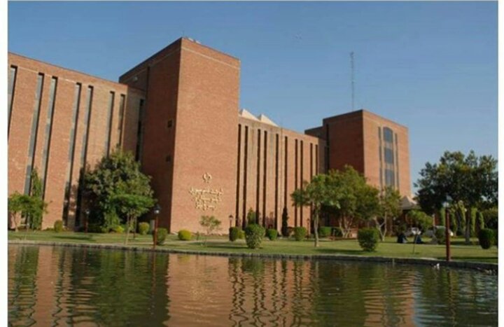 Airaz_AJ's tweet photo. If Taj Mahal Was THe Great Tribute To A Wife Then Shoukat Khanum Cancer Hospital The Greatest Tribute To A Mother😍👌 https://t.co/Nn86mrMVwh