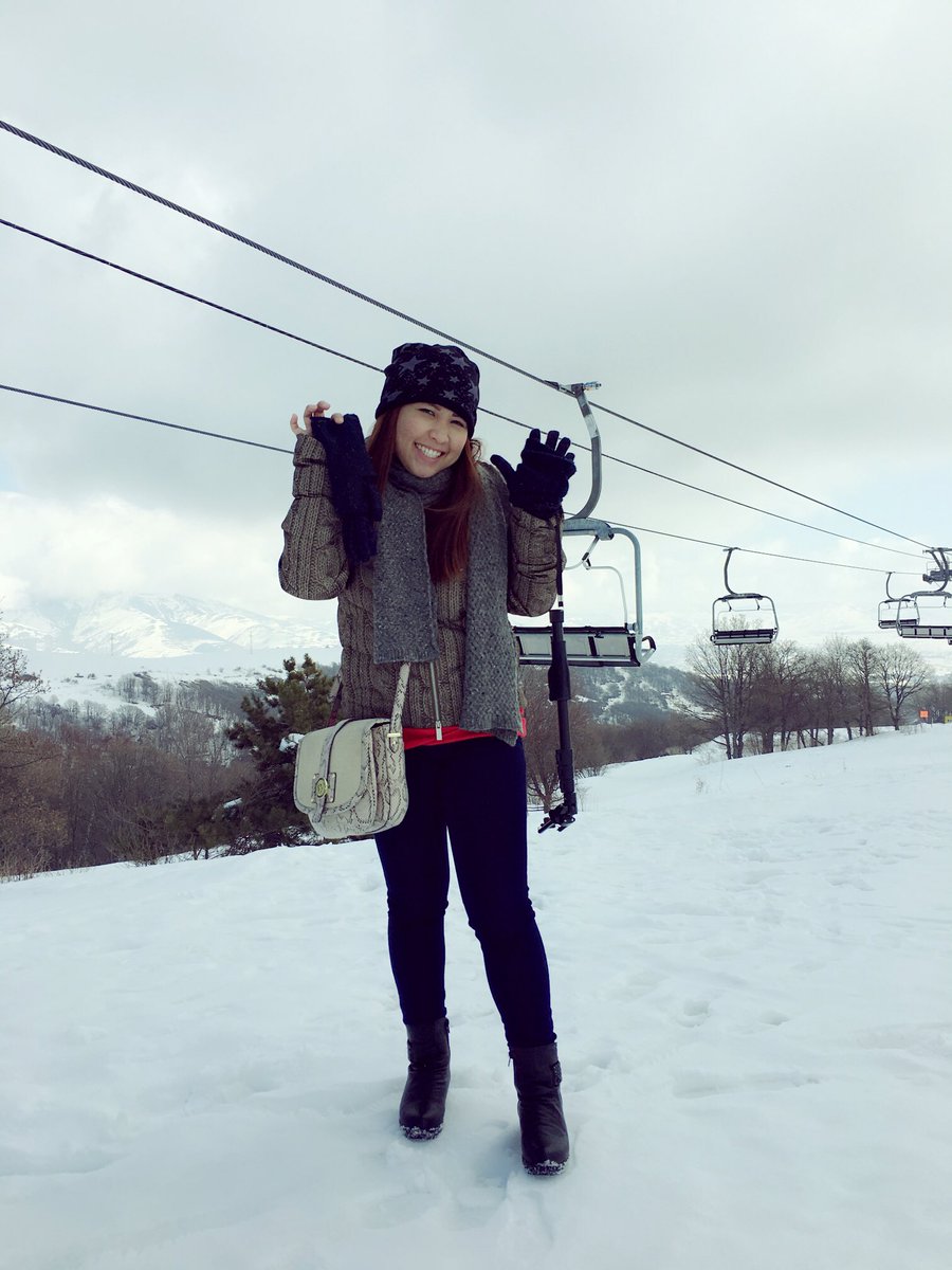 jhunzkEe's tweet photo. Parang ang tangkad at ang payat ko dito... #Whaaattt???!! 😅😅😅😅😎😎😎😎 #ColdnessOverload #Ropeway #CableCart #ThankYouLord https://t.co/weh1AaHfHT