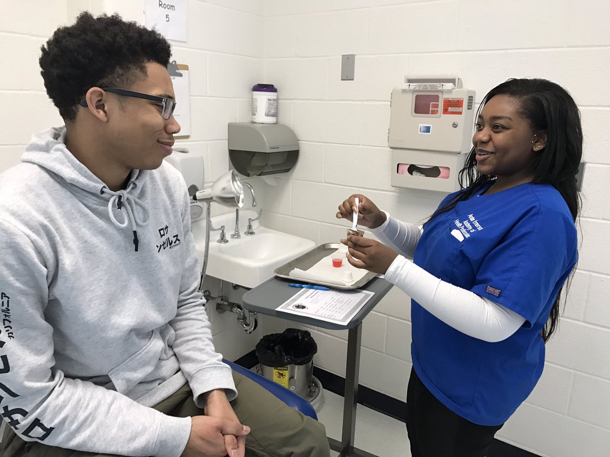 MrsRachic's tweet photo. #teamrachic2017 learning how to give oral meds today! Prepping for CCMA! #CTApride @CTA_CCPS https://t.co/GqnJncVA98