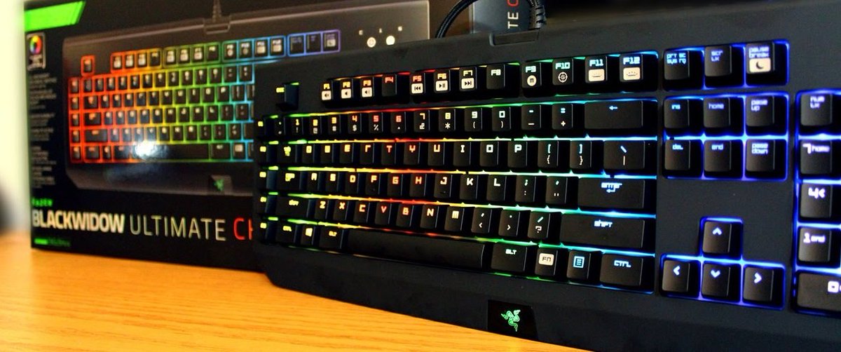 LunePlayer's tweet image. Un clavier BlackWidow chroma à 45€ ? Venez mp j'en ai 3 en stock !! Premiers arrivés premiers servis 😉