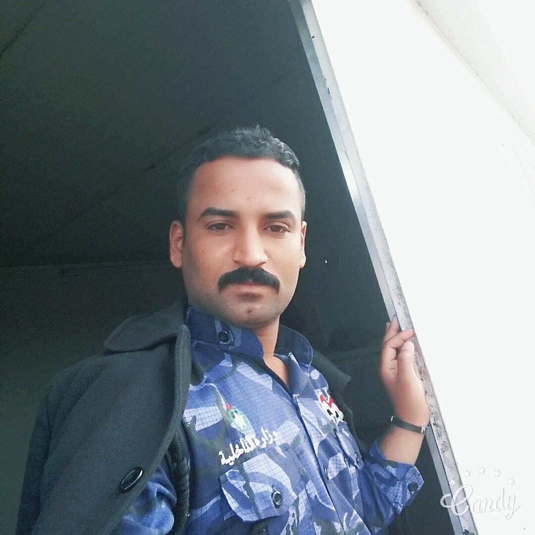 واحذر لا تذب فوگ الرماد ابساط
منو يگول الزمن ما ضاملك جمره 

سمير صبيح