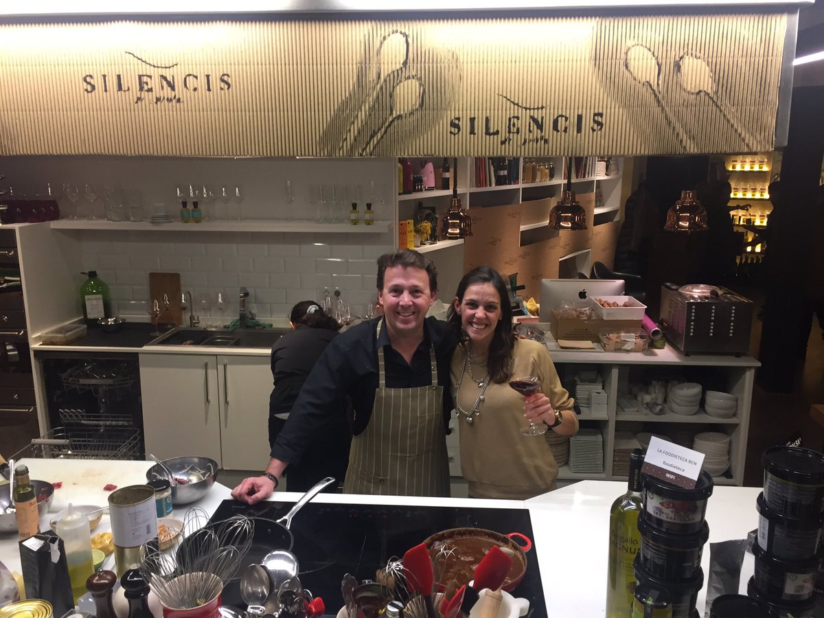 BarcelonaBBQ's tweet photo. Thanks Silencis, Chef Carlos Tejedor and @iruki_txuleta for the tasting @LaFoodieteca with @Feraccorsi @BrianHeinen #barcelonabbq https://t.co/eREDrTYcXz