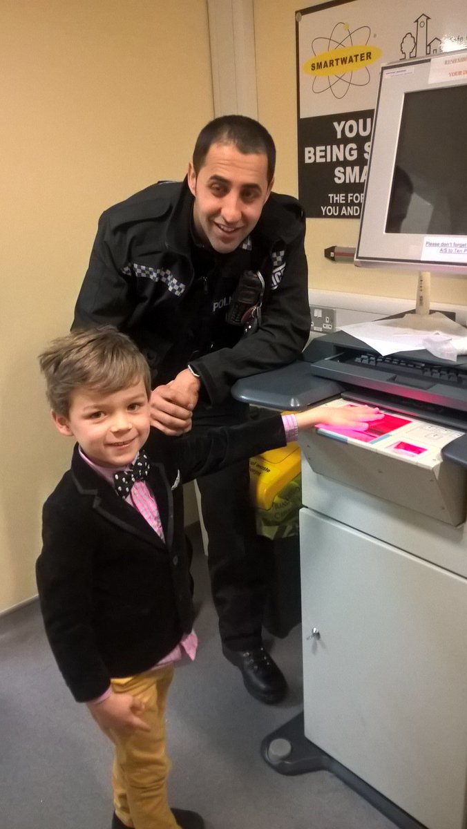 HantsPolice's tweet photo. After our #FindOurFan postcard appeal - we found him! 6-yr-old Issac visited Southampton Central Pol Station on Sat, March 4 #FoundOurFan ! https://t.co/eZ31j0tZAK