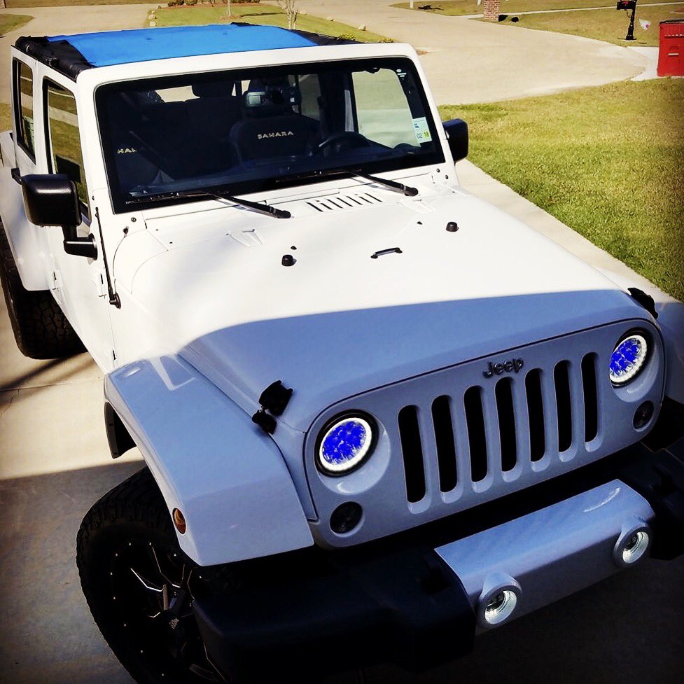 Looking good Travis - the blue color combo looks awesome! @AltitudeJeep 👽 #aliensunshade #jeep #jeeplife