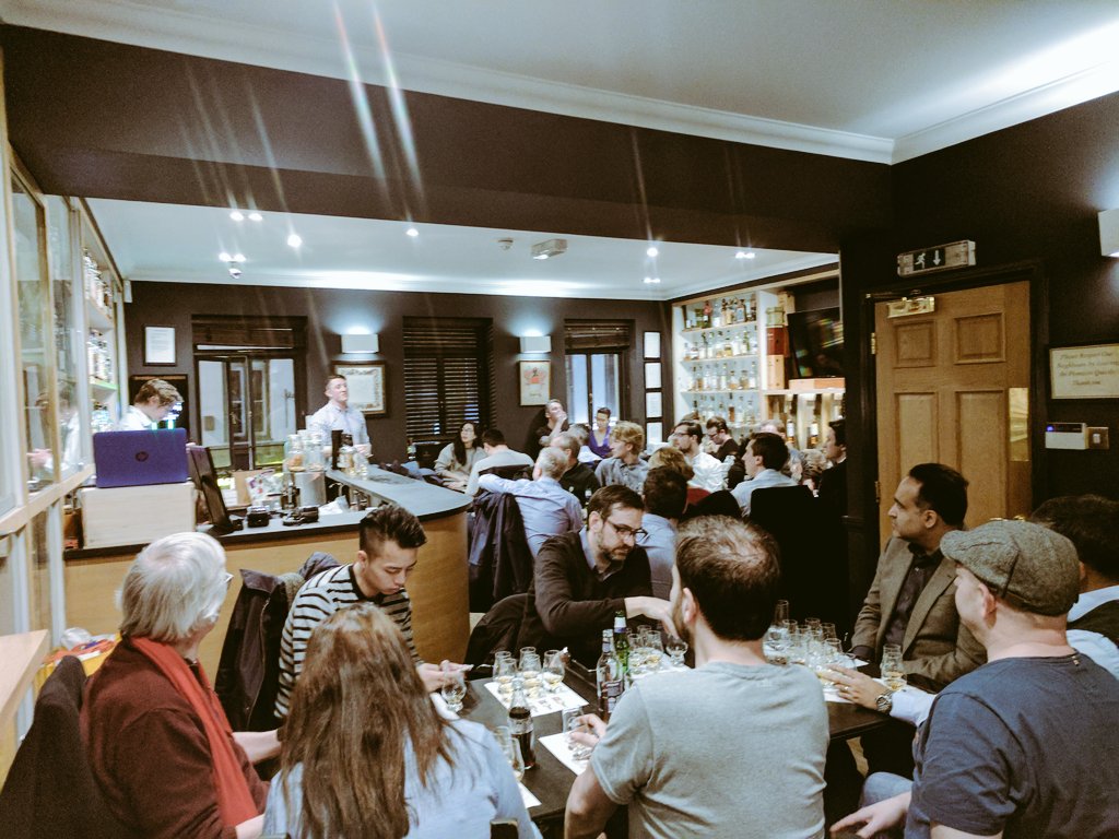 agaveandcane's tweet photo. Geoff doing his magic... @DublinerWhiskey @DublinLiberties @MarbleheadUK1 @SohoWhiskyClub https://t.co/wMY4zob4WW