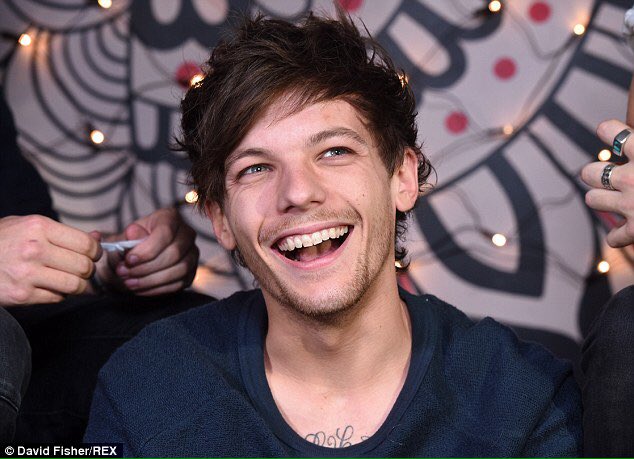 SophieIsALarrie's tweet photo. At the end of the day, all we all want is just this - happy Louis β€
#ThisIsTheRealLouis https://t.co/AiuMePFL7d