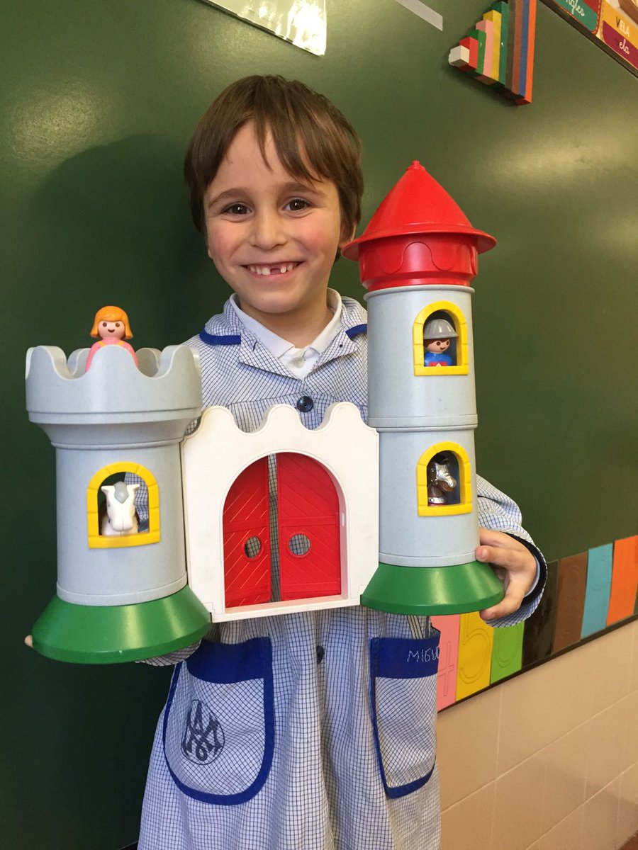 MMCCBCN's tweet photo. Avui el Miguel ens ha explicat com es construeixen els castells. #projectemedieval #P5 https://t.co/W4FQ2Ij9T1
