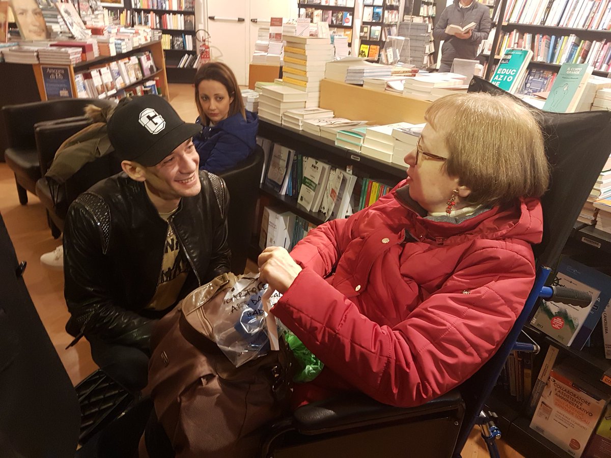 NoemiPronti's tweet photo. @GridoOfficial e niente sti sorrisi e sti sguardi sono il motivo per cui siamo sempre con te. Un bacio alla nostra Lorelei e grazie per oggi https://t.co/zWxWclKqpo