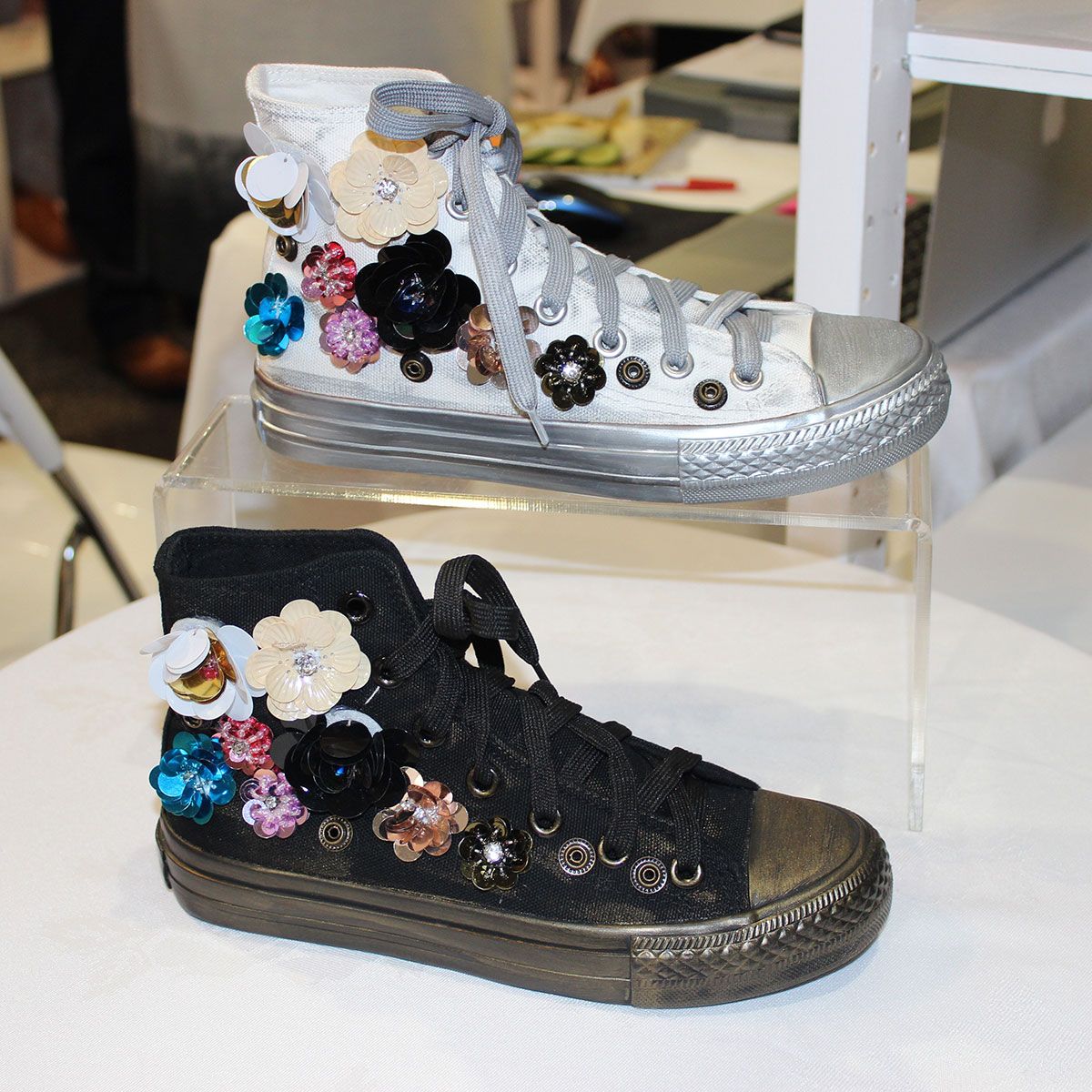 ProfileShow's tweet photo. These kicks look like so much fun for running around town in the warm weather. We know it's coming. #Toronto #ProfileShow. #TorontoFashion https://t.co/dLckEDsCoN