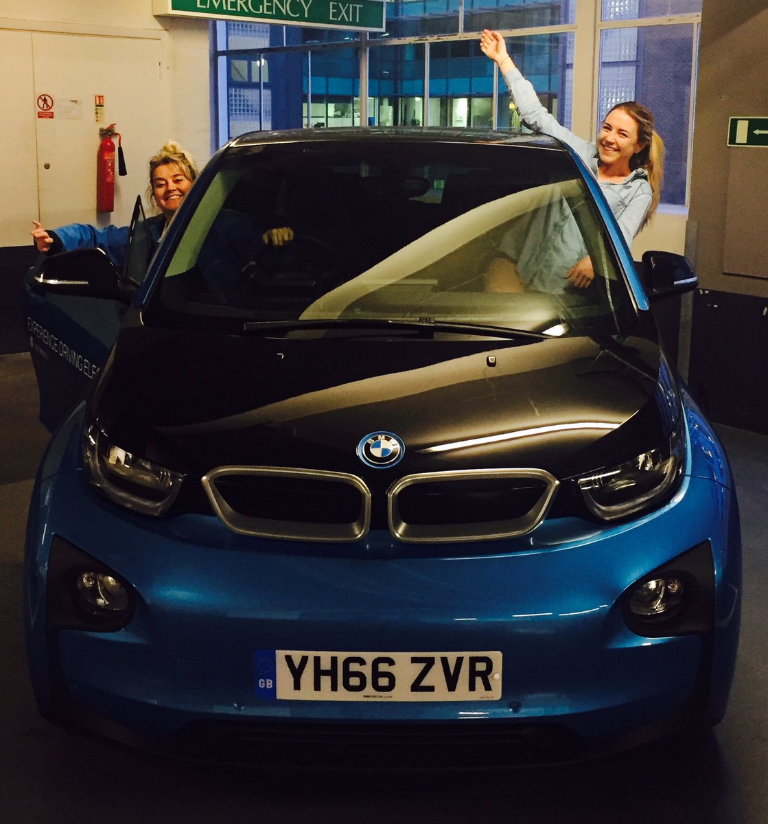 My best ever journey home with Deb (via my ❤️ Emma, our #LFW driver) thank you <a href="/BMW/">BMW</a> #DriveBMWi #MaterialWorld Silent car of dreams! 😱
