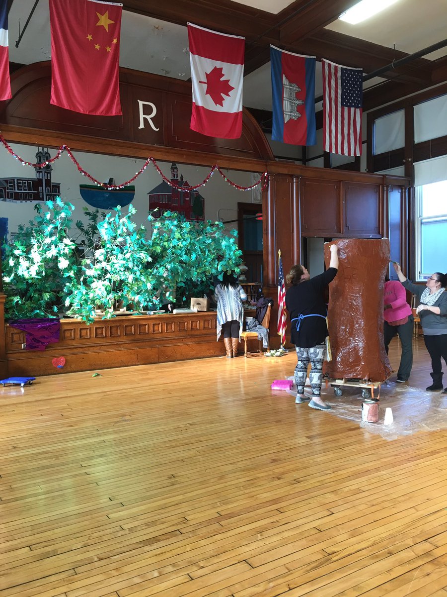 RollinsSchool's tweet photo. The staff is hard at work on the float! https://t.co/nVa2om4Oss