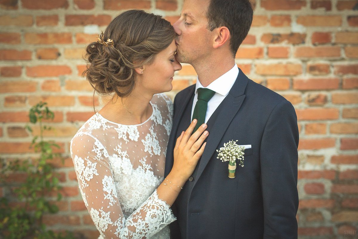 Les_Marieuses's tweet photo. Éléonore &amp; Matthieu, un mariage en Sologne https://t.co/dMDEYxyP1c #mariage #wedding https://t.co/GPKB7y3PSG