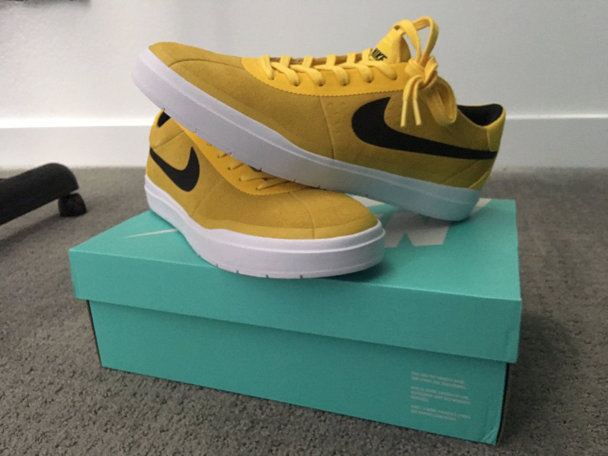 theotisbeasley's tweet photo. 💛💛💛💛 @nikesb bruins #Hyperfeel #bakerlife #youngmoney https://t.co/lcOldMmvQC