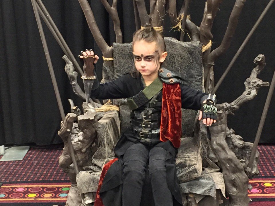 zwanheda's tweet photo. IF YOU'LL EVER MAKE A MOVIE ABOUT LEXA, CALL THIS LITTLE GIRL FOR THE PART OF THE BABY LEXA PLEASE. https://t.co/hSyVegwG5L