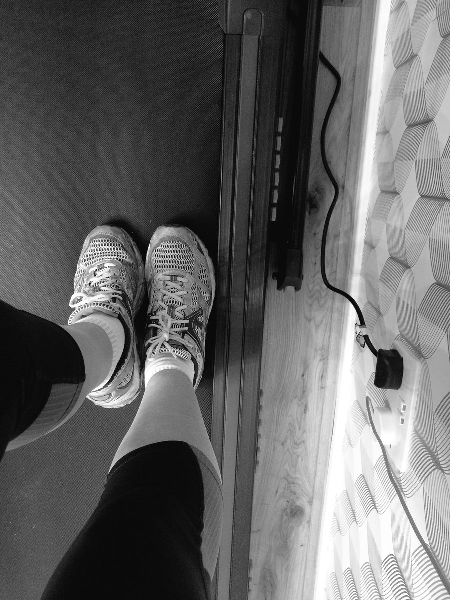 Architect_envy's tweet photo. Training time! 😊@MizunoRunningEU @UnderArmour @Reebok @UKRunChat @phoeberesearch #eventno3 https://t.co/AVxuI3pcN3 https://t.co/08w6EOhVLX