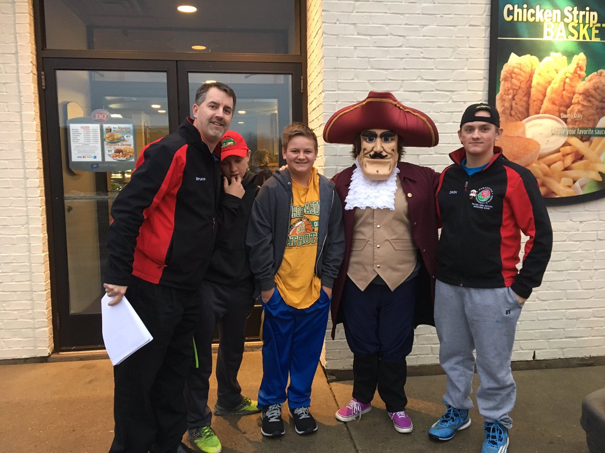 Casimir pulaski meets the Brzeczkowski's at Dairy Queen #casimirpulaskidays #casimirpulaski @beckurzynske @pachphs