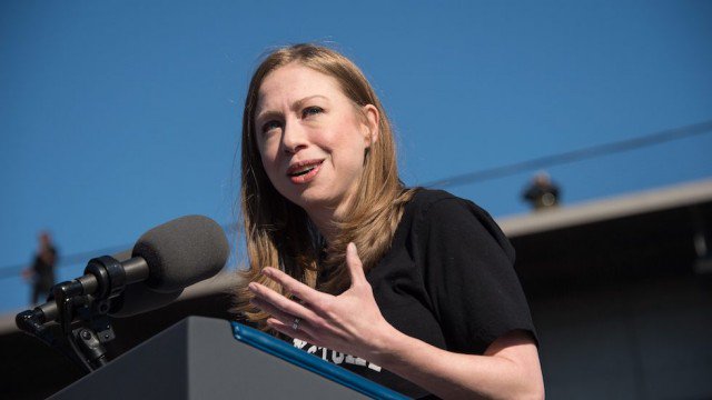 thehill's tweet image. Chelsea Clinton on Carson referring to slaves as "immigrants": "This can't be real" hill.cm/ygZcztL