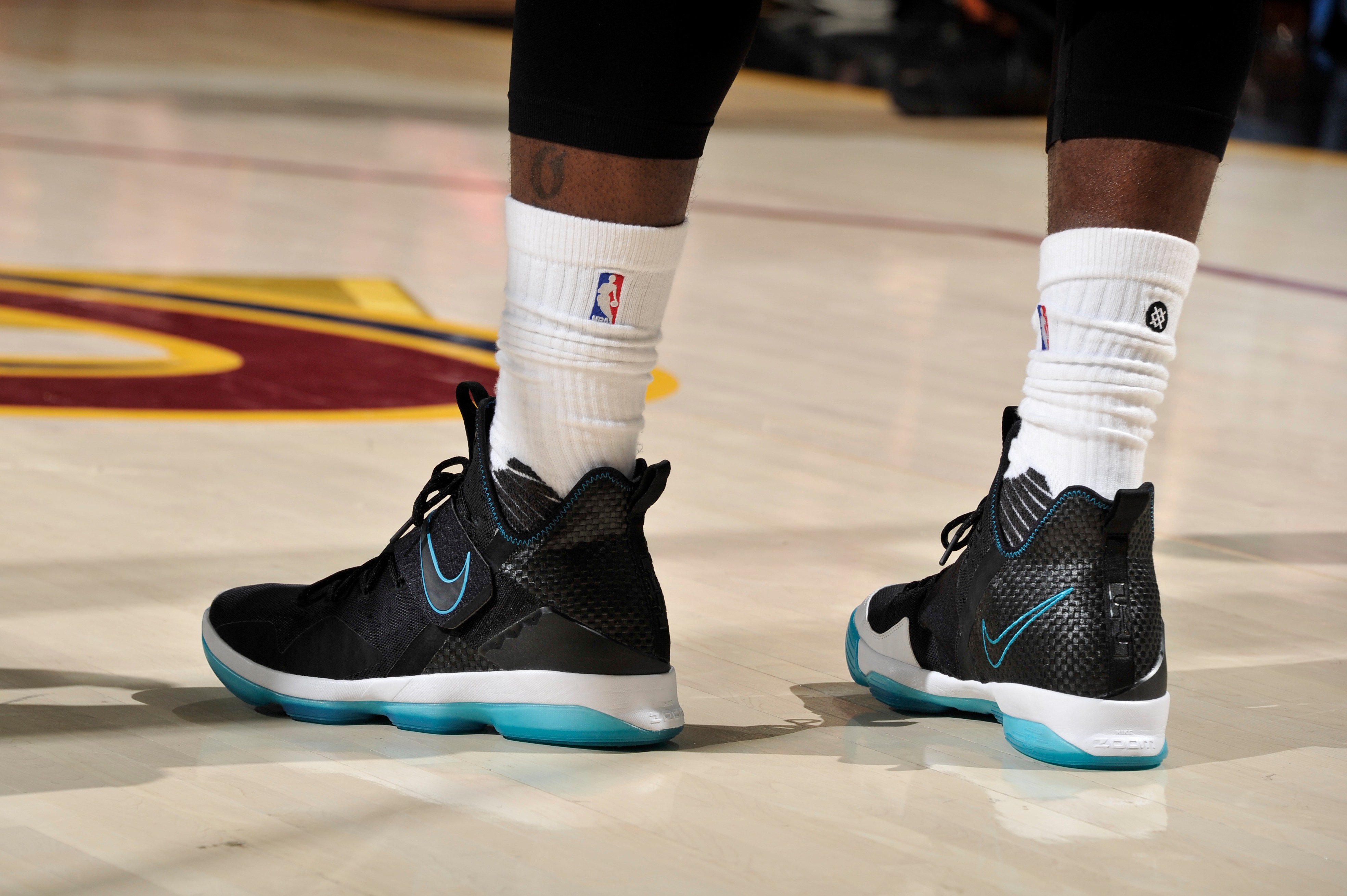 Nike LeBron 14 Red Carpet