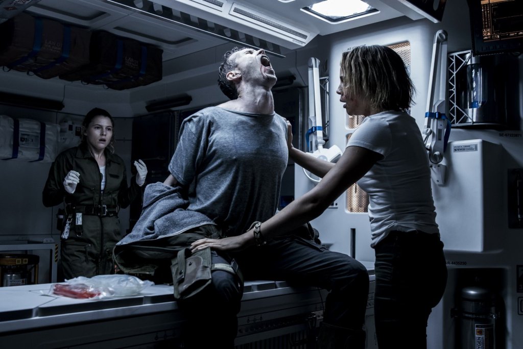 iHorrorNews's tweet photo. Ridley Scott Already Has a Script for a Sequel to Alien: Covenant https://t.co/BkMwADyJir https://t.co/2sTumYYR4R