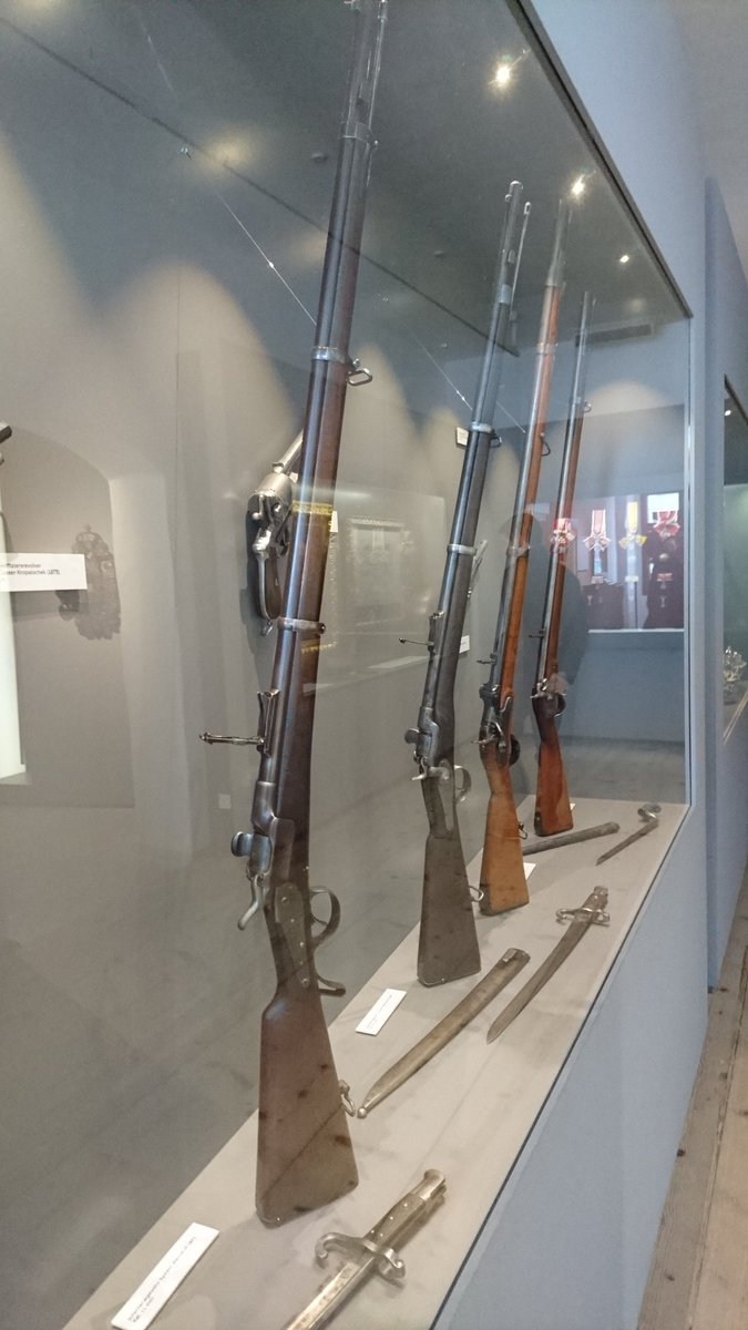 ユグノー セミ柱シエン炭治郎 ホーエンザルツブルク城内の城塞博物館は18世紀 1918年までのオーストリア ハンガリー帝国軍の展示がズラリ マンリッヒャーm18なんていう珍しい小銃も見れました 一次大戦好きにとってはたまらない展示だと思います