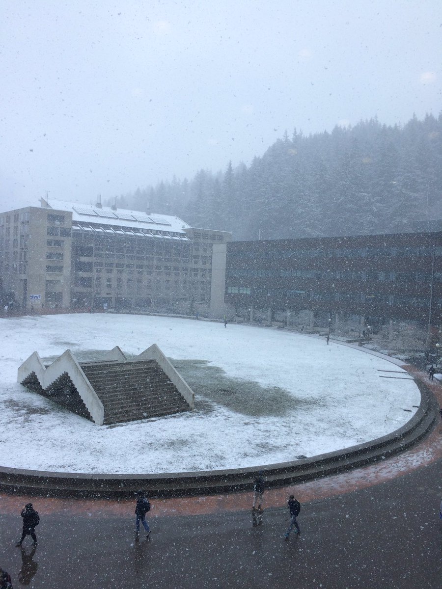 AlexRichard97's tweet photo. These pictures were taken at 12:45 PM, then 1:45 PM. Bellingham no longer makes sense https://t.co/ZsXMQtxICp