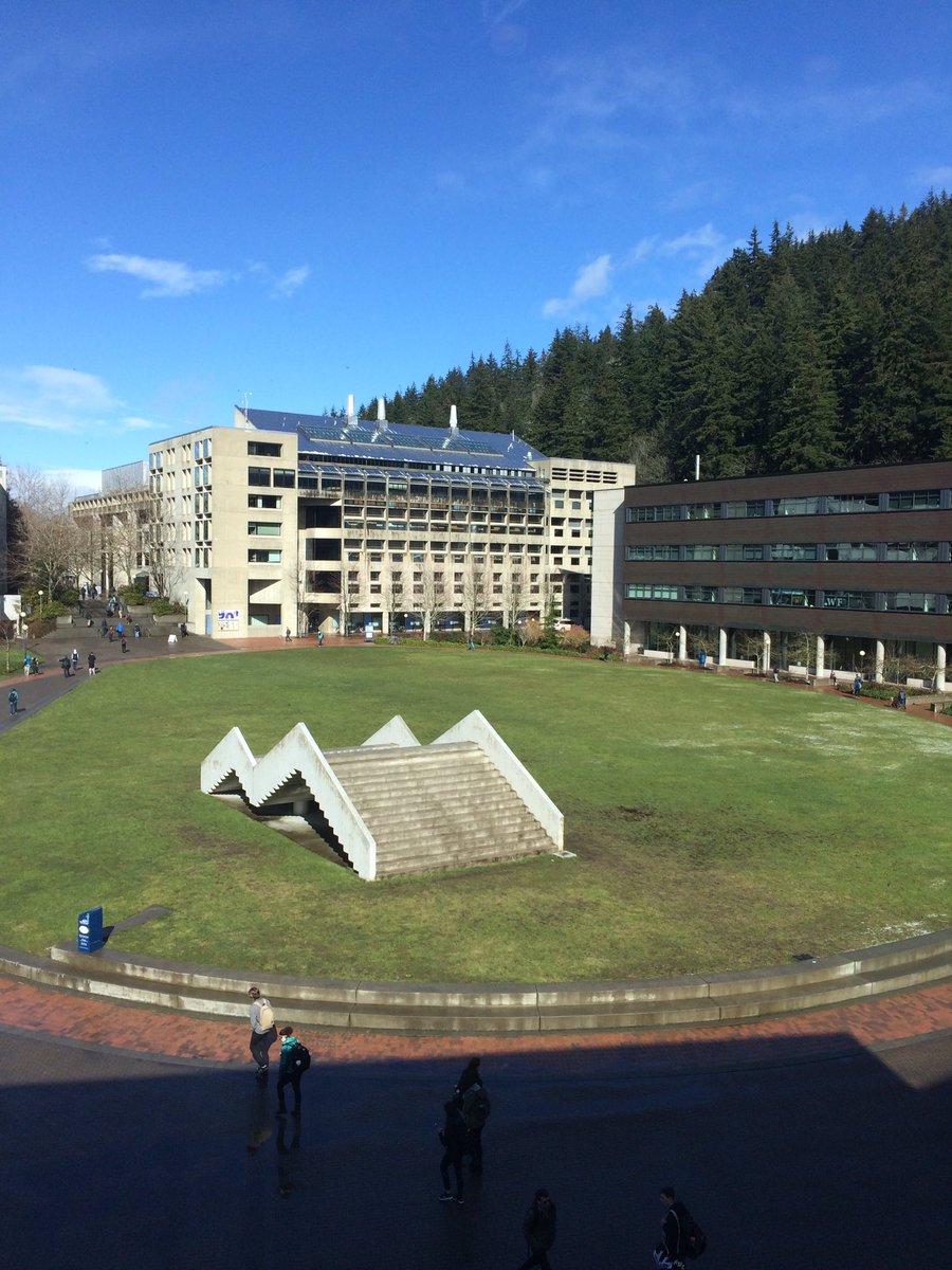 AlexRichard97's tweet photo. These pictures were taken at 12:45 PM, then 1:45 PM. Bellingham no longer makes sense https://t.co/ZsXMQtxICp