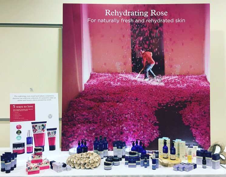 VTherapies_'s tweet photo. Absolutely incredible and inspiring day @nyrorganicuk #NYROSpringConference 
#organic #skincare #nealsyardremedies #fairtrade #joinme https://t.co/ohBil703Pu