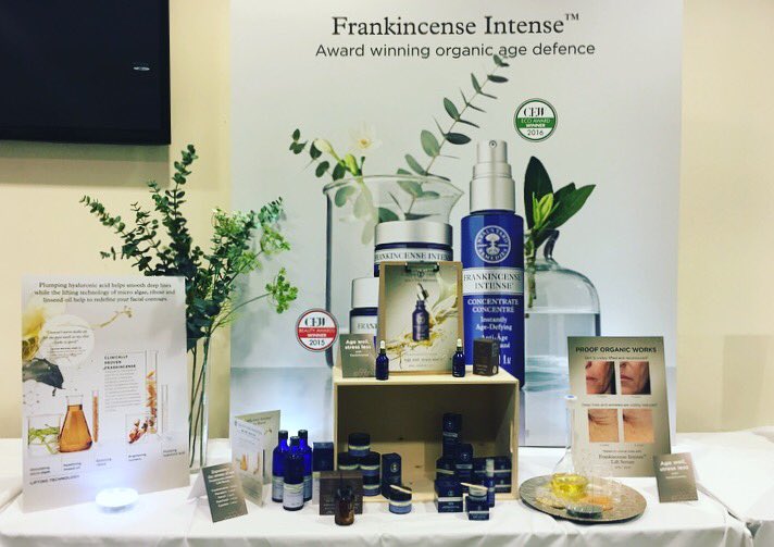 VTherapies_'s tweet photo. Absolutely incredible and inspiring day @nyrorganicuk #NYROSpringConference 
#organic #skincare #nealsyardremedies #fairtrade #joinme https://t.co/ohBil703Pu
