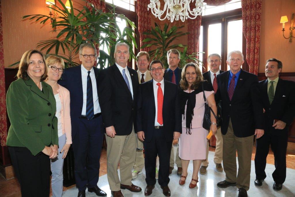 JosefinaVidalF's tweet photo. Nota de @CubaMINREX s/ encuentro del Ministro de RREE de #Cuba #BrunoRodríguez con delegación Congreso #EEUU #CubaUS https://t.co/0SieS5wbW2 https://t.co/3stevPTmMc