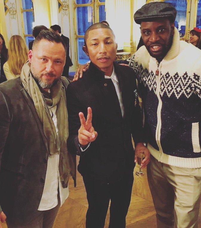 AbdAlMalikMusic's tweet photo. Réflexion sur #lartdelarevolte avec le grand @Pharrell quand l#Art nous fait prendre conscience que nous sommes UN! https://t.co/qvZyXGgPkh