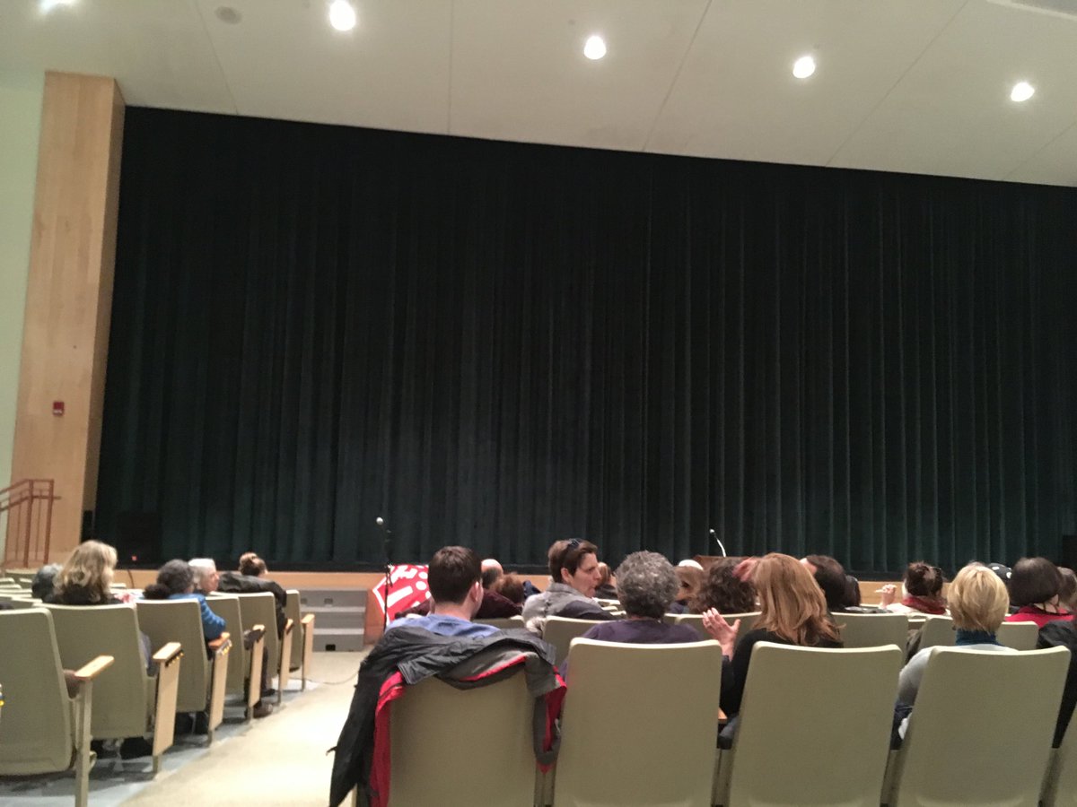 jenluss's tweet photo. Waiting to hear from  @rosadelauro today here in Hamden! #DeLauroTownHall https://t.co/plsBmD7Ctc