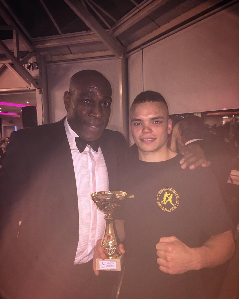 Leysboxing's tweet photo. Keenan gets the win over his opponent from Repton BC. And receives his trophy from former world champ @frankbrunoboxer #boxing #oxford https://t.co/IdPelG82no