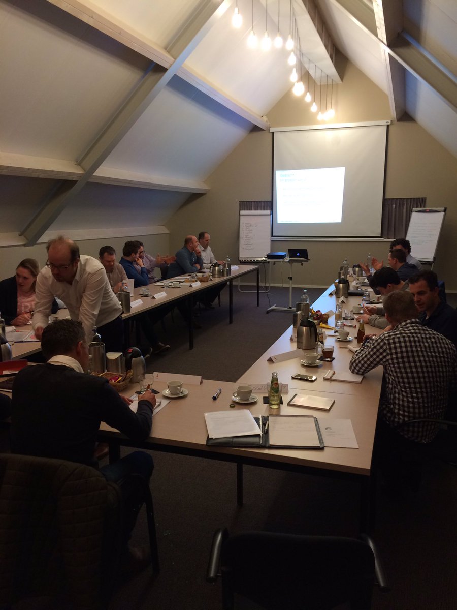 pascalverhulst's tweet photo. @RaboDZB #miniMaster Ondernemers van start! Inspirerend! Met o.a. fin. management, marketing, pers. leiderschap. #RaboOndernemersAcademie https://t.co/VvHNrYJHKo