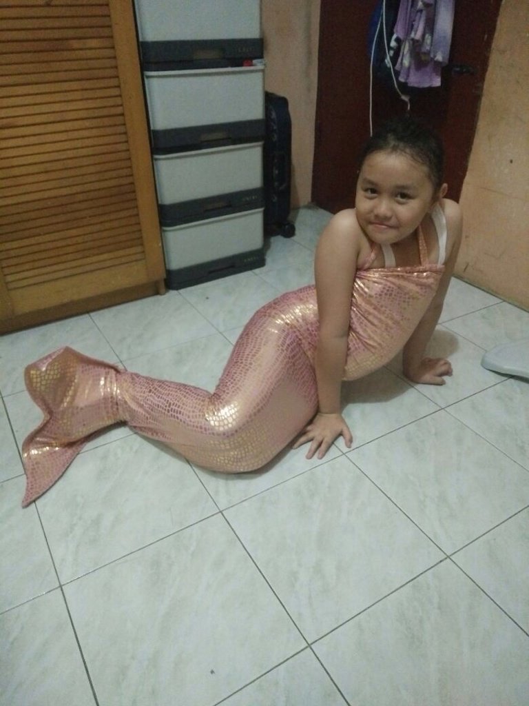 ondniest15's tweet photo. Makes you happy its simple... 
Hello big mermaid.. 😝😝 https://t.co/eK4QYjEfI4
