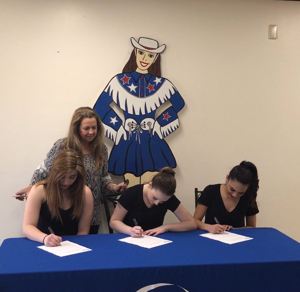 central_dancers's tweet photo. Today two of our LDs tried out and signed for the Cisco College @WranglerBelles 💙 Congrats!! https://t.co/52iQ0Yyvut