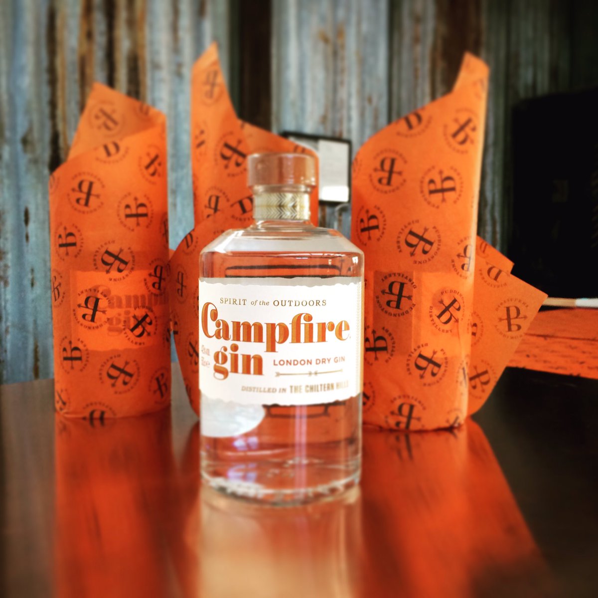 Good news people of #radlett You can now get our critically acclaimed Campfire #gin at @bgfarmshop @BattlersFarm @Radlett_Online #herts