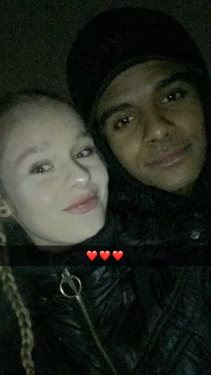 _sananaas's tweet photo. Happy b/day Fave boy ❤🌟 https://t.co/4fdmUxuOjQ