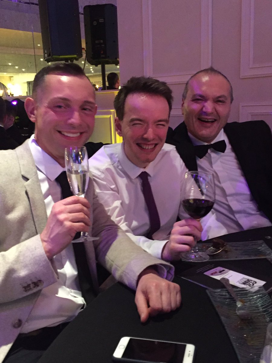 samschophouse's tweet photo. #wevegotourtrophyback @theDrinkies #2017 #thisissam #chuffedtobuggery https://t.co/G1xF6k1af6