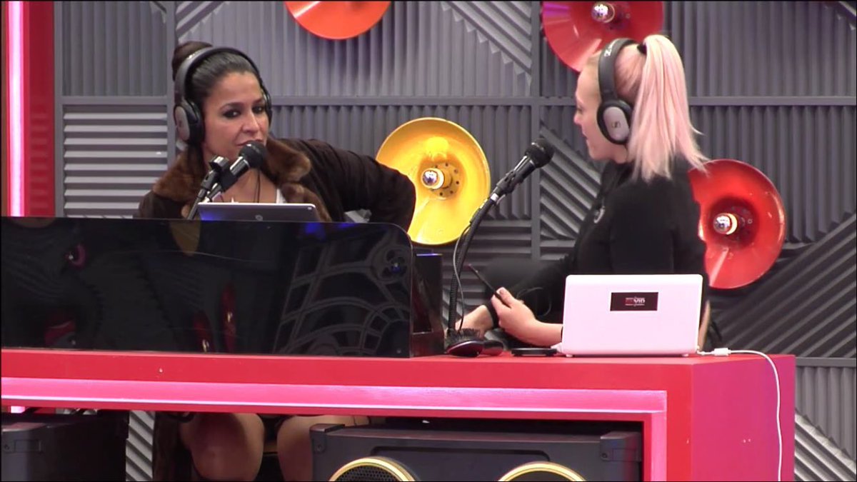 El moño de Aída me tiene patidifusa #vipdirecto