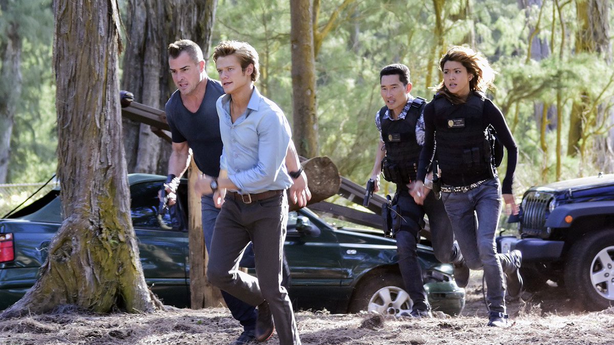 Take a first look at the #MacGyverxH50 crossover event coming Friday at 8/7c: bit.ly/2n803tL 👊