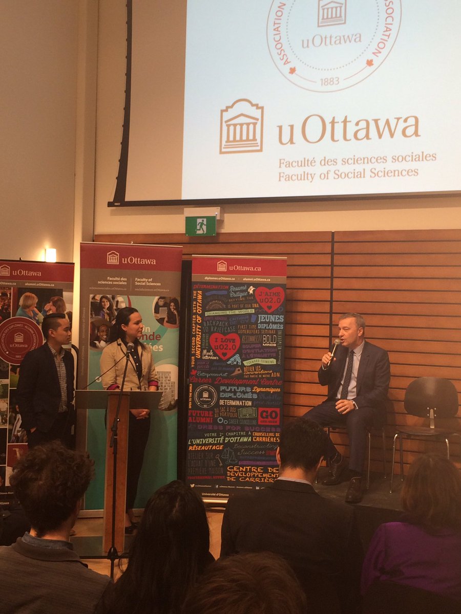 JoCardbert's tweet photo. Serge Paquette, diplômé @uOttawaFSS et directeur de @NATIONALPR à MTL avec ns ce soir ! "Vos réseaux sont importants" #uO2point0 https://t.co/2dhy6cRX9F