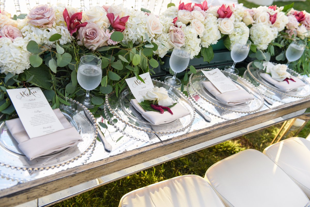 XO_Bloom's tweet photo. Wedding guest table setup perfect for that garden theme. https://t.co/454Fa7cKC9