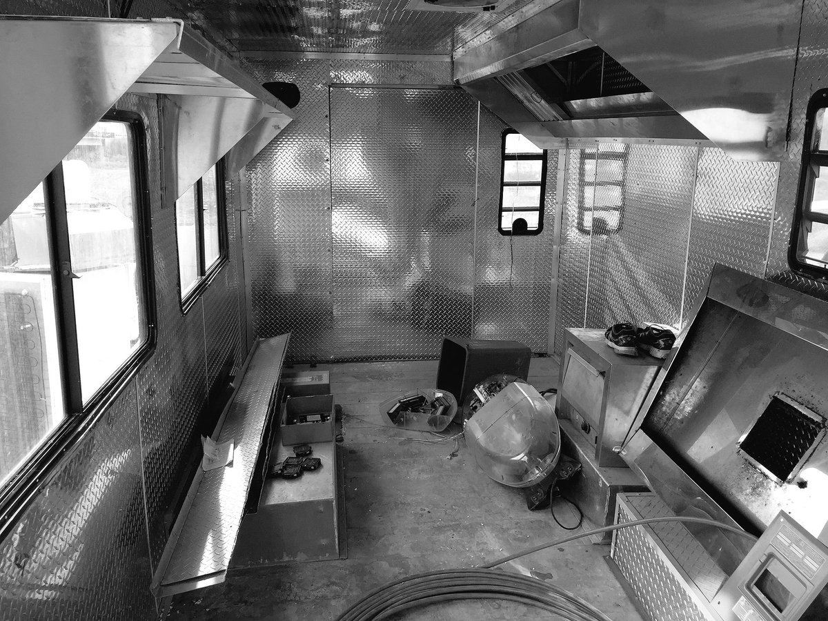 BromigosKC's tweet photo. Making progress! Here are some pics of your Bromigos food truck as of today! 🚐🌯🌮 https://t.co/BXyq199Ncf