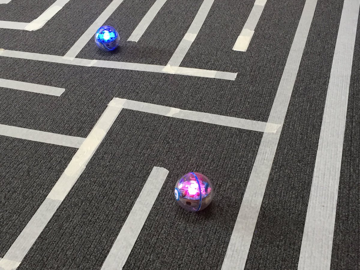 RollestonCol's tweet image. Robot maze @RollestonCol some cool learning!