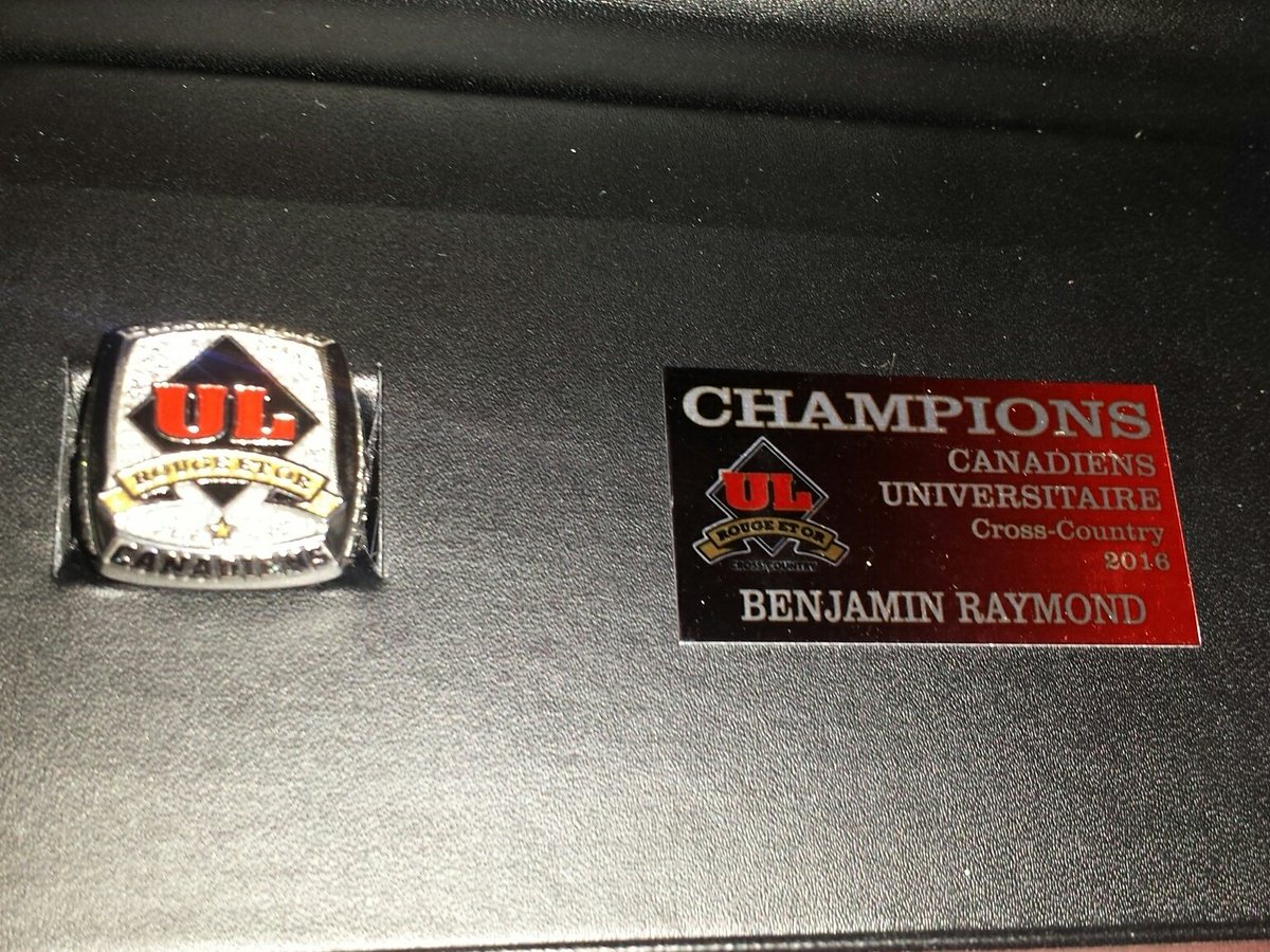 distanceraymond's tweet photo. Un souvenir qui restera gravé à tout jamais! Merci @CoachLapointe pour cette reconnaissance ! #5thyear #heavyring #VivaLaval #UChamps https://t.co/40xiZMi7ll